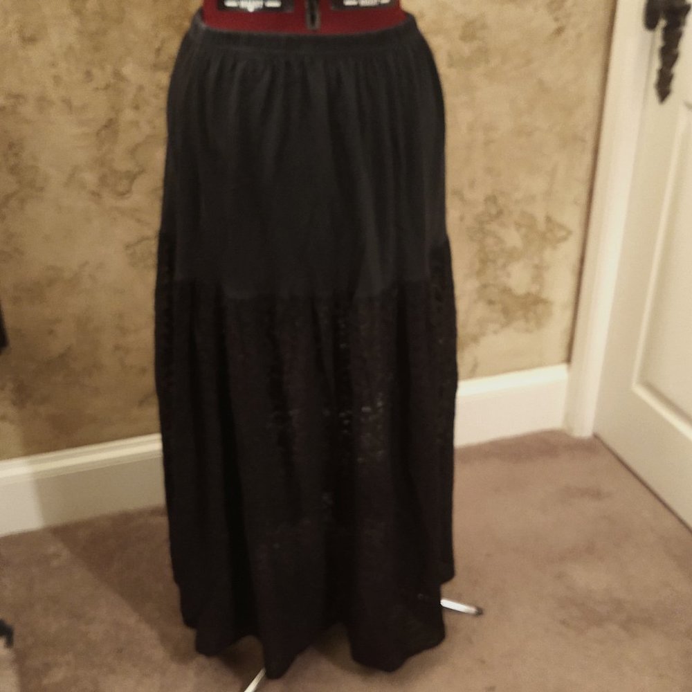 Black Plus Size Stretch Lace Maxi Skirt with Elastic Waist